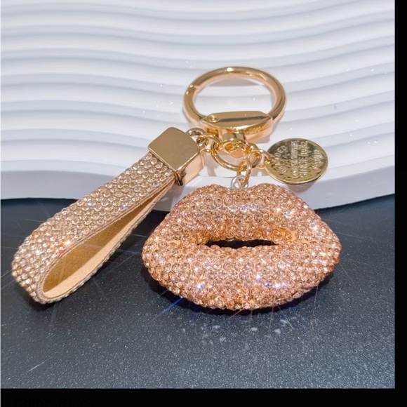 Sparkling Lip Keychains - Picture 4 of 8